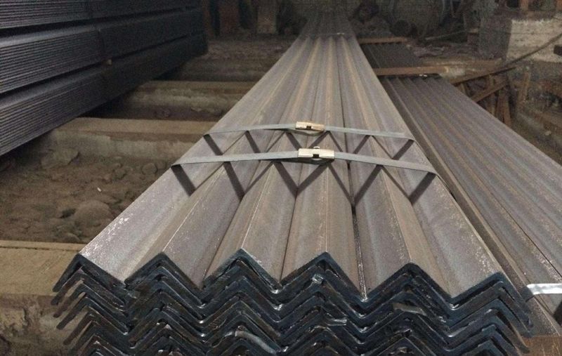 Hot Rolled Ss400 ASTM St37 Equal Carbon Steel Angle Bar
