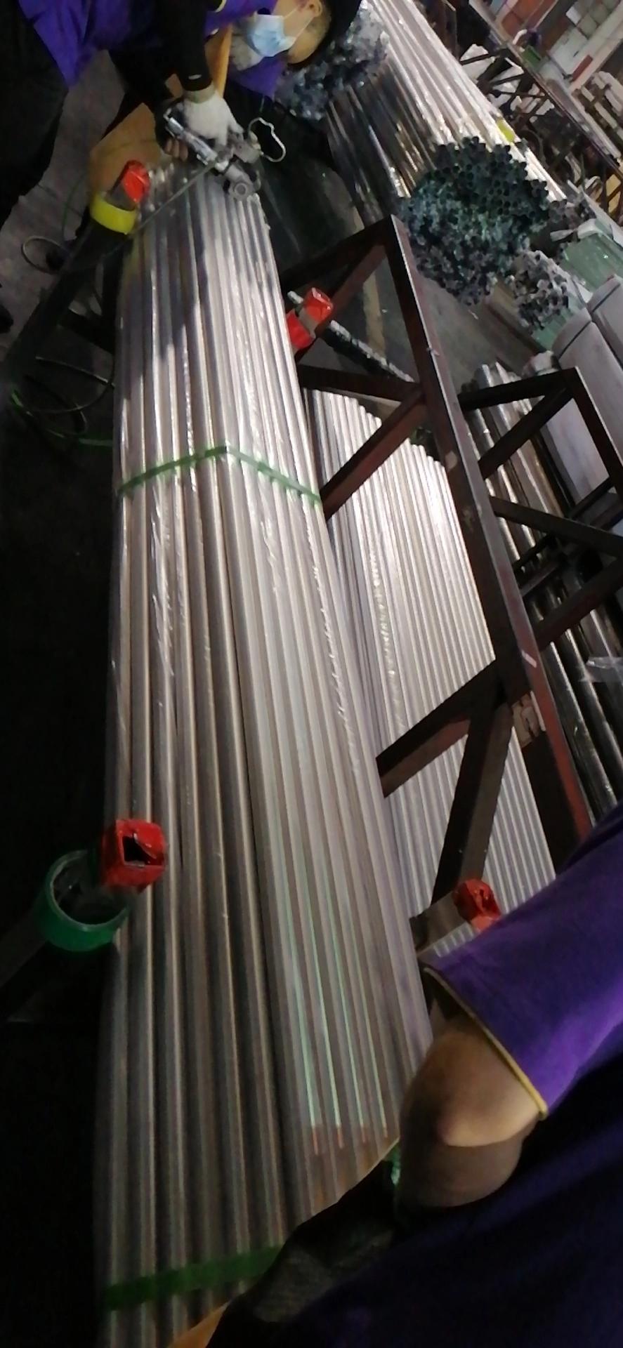 304 Stainless Steel Seamless Pipe 8′′