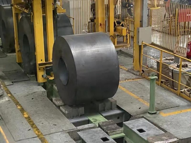 China Supplier Thickness 1.0mm-12mm S235jr S235j2 S355jr S355j2 Prime Black Hot Rolled Carbon Steel Coil