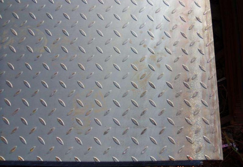 Hot Rolled Chequered Steel Coil/Sheet /Tear Droped Patterns Plate