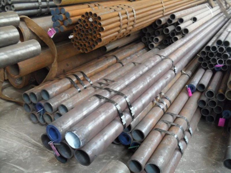 Round Carbon Seamless Steel Pipe for Oil and Gas