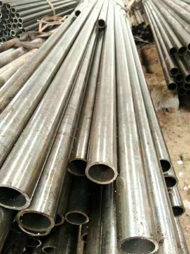 Cold Drawn Seamless Steel Pipe Precision Carbon Steel Tube DIN2391 En10305 St37 St52