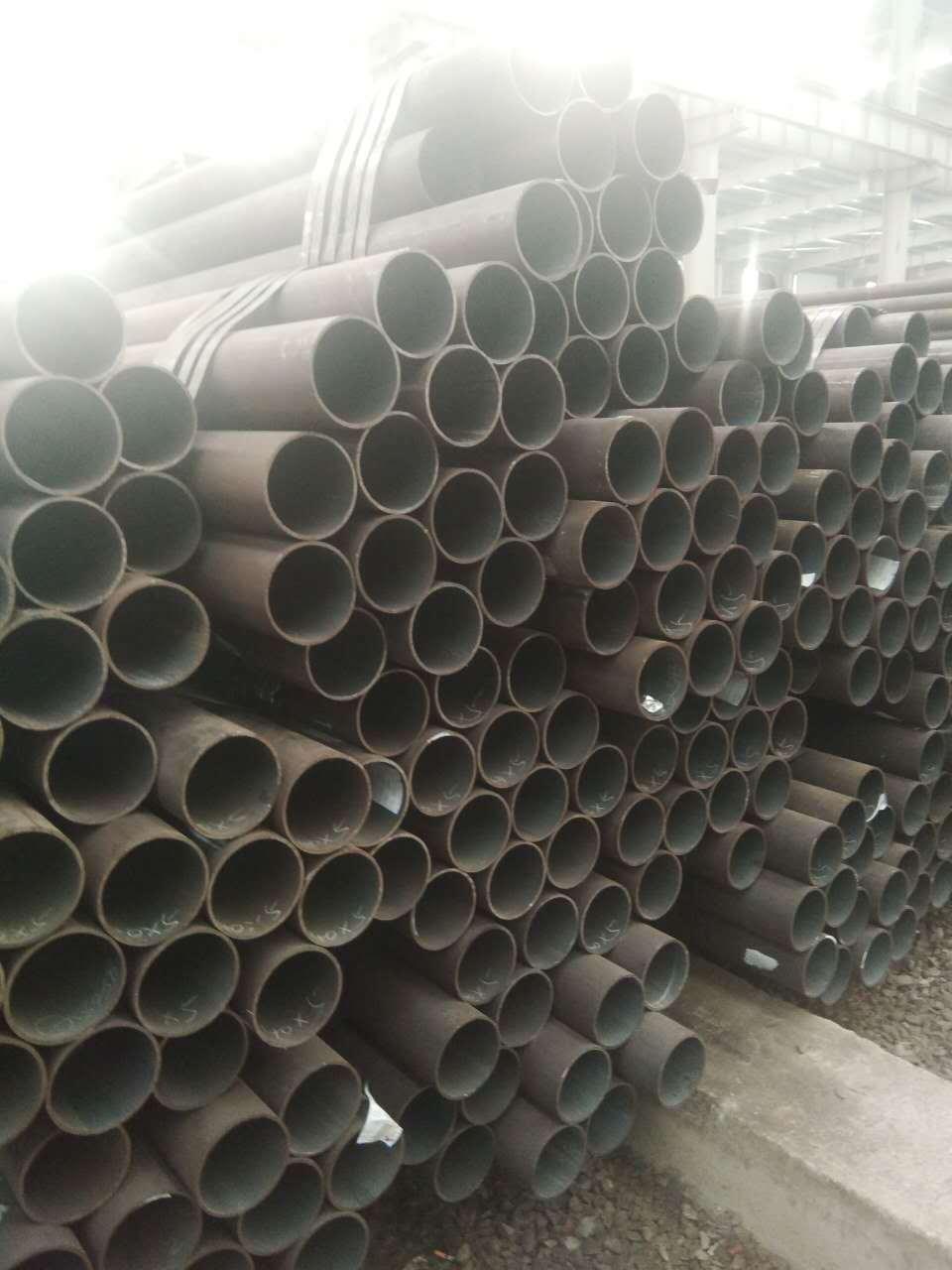 Welded Oiled Round Carbon Steel Pipe for Machinery Industry